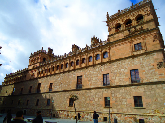 El Palacio de Monterrey: Renacimiento en su Esplendor